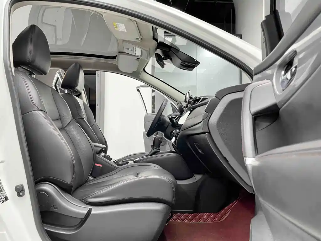 Nissan Qashqai — миниатюра 7