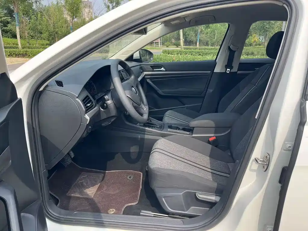 Volkswagen Lavida — миниатюра 4