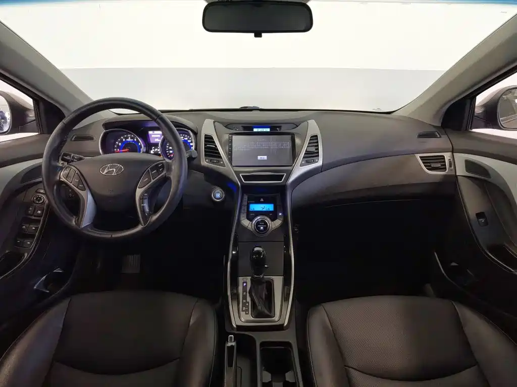 Hyundai Elantra Langdong — миниатюра 5