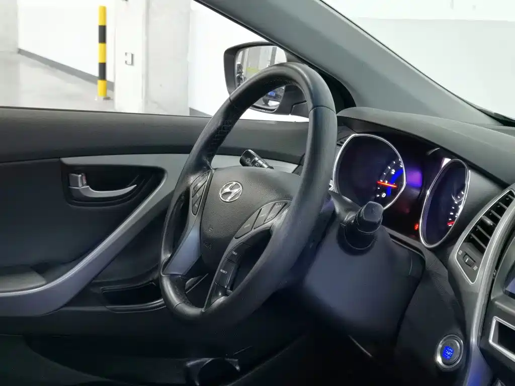 Hyundai Elantra Langdong — миниатюра 22