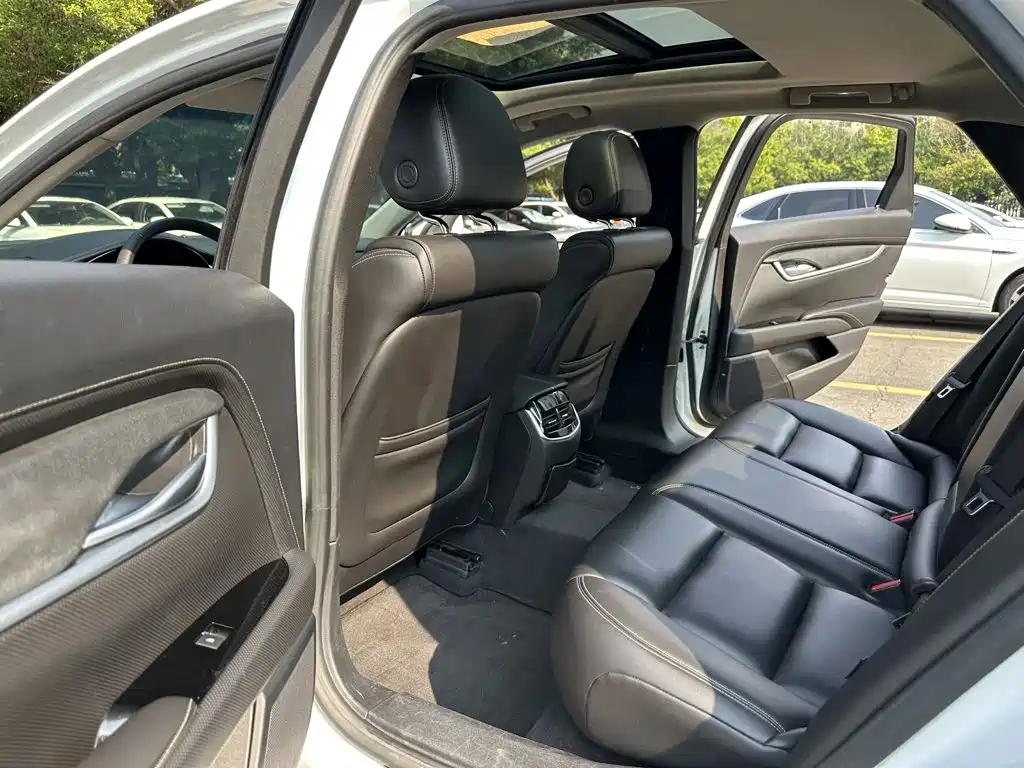 Cadillac XTS — миниатюра 10