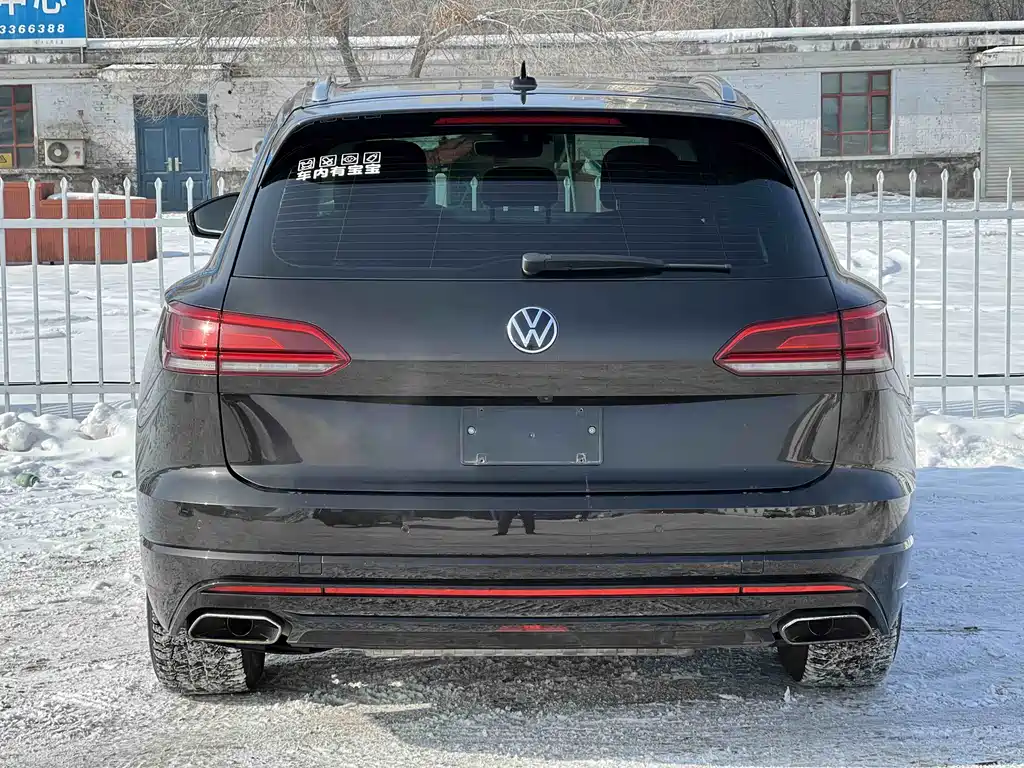 VOLKSWAGEN TOUAREG