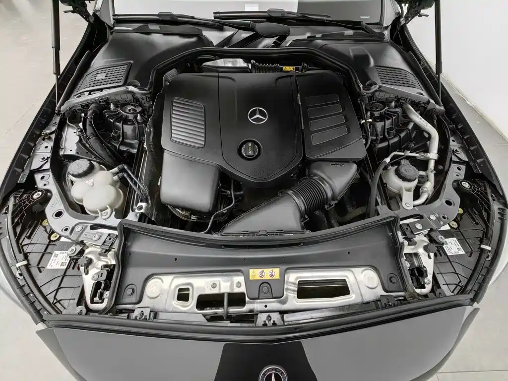 Mercedes-Benz C-Class — миниатюра 6