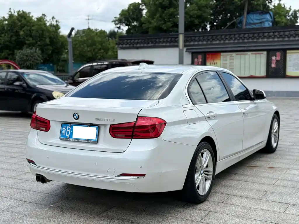 BMW 3 Series — миниатюра 9