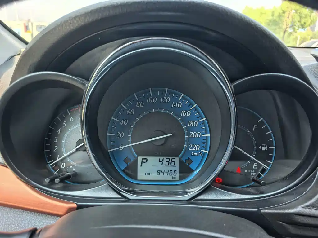 Toyota Yaris L — миниатюра 10