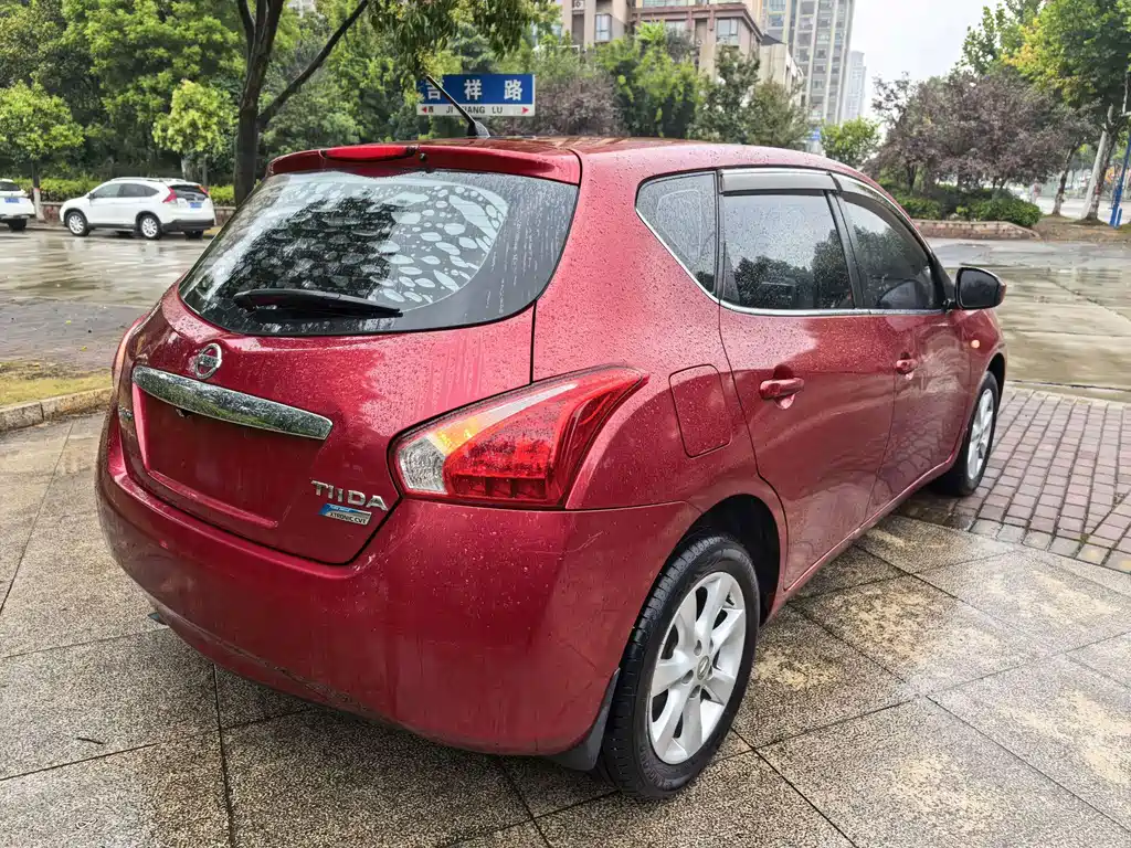 Nissan Tiida — миниатюра 7
