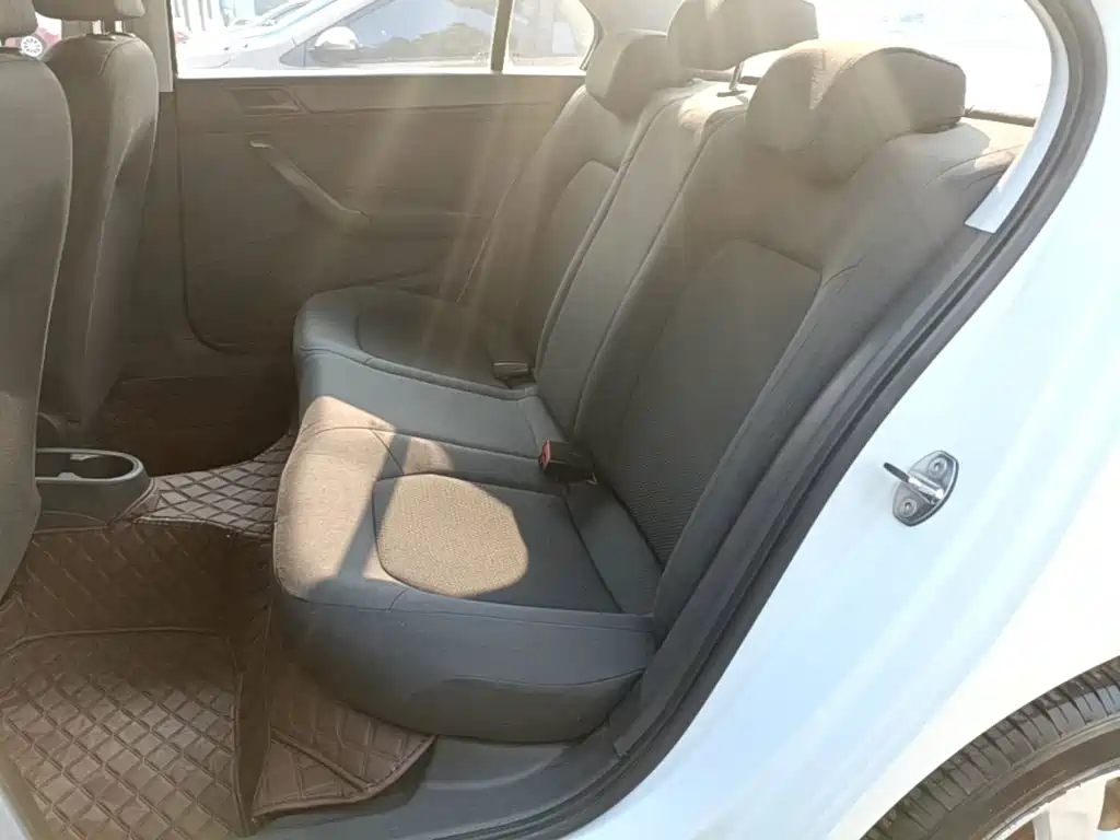 Volkswagen Santana — миниатюра 17