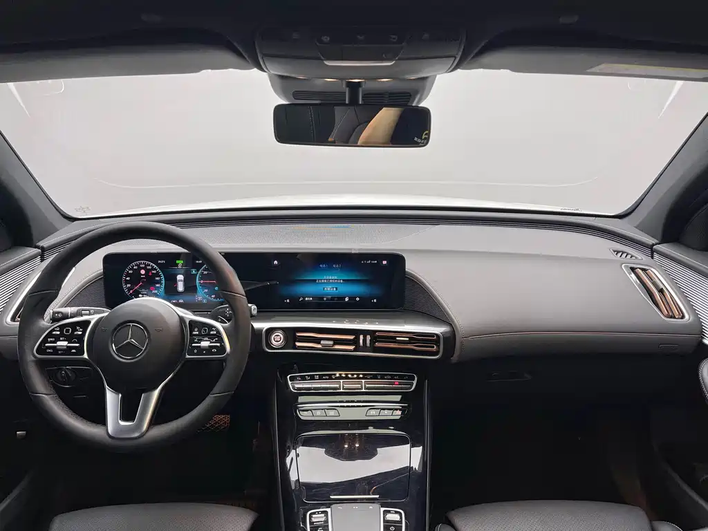 Mercedes-Benz EQC — миниатюра 13