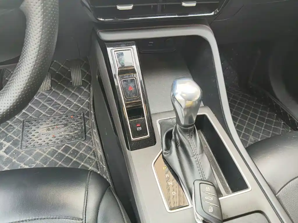 Roewe i5 — миниатюра 14