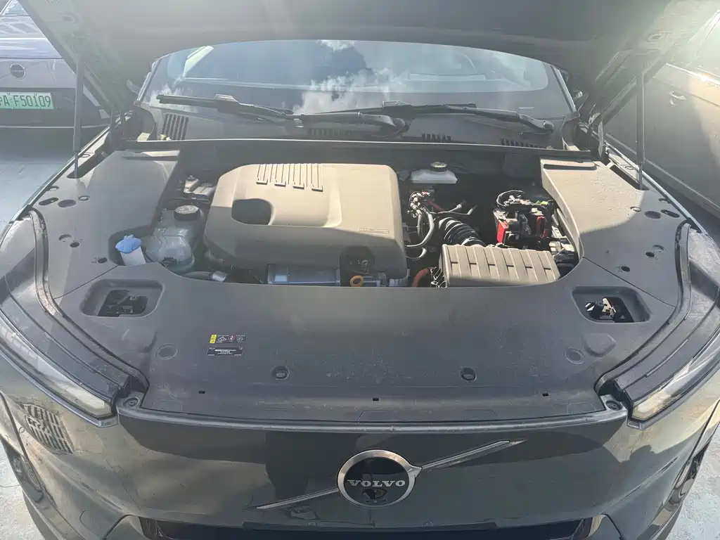 Volvo XC70 PHEV — миниатюра 13