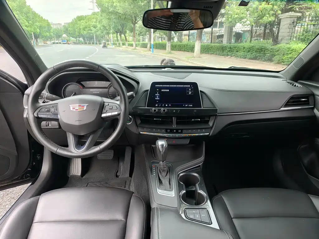 Cadillac CT4 — миниатюра 4