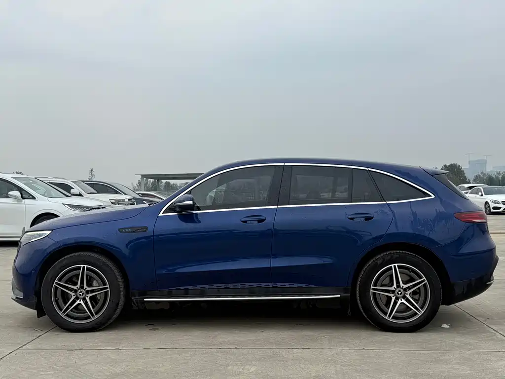 Mercedes-Benz EQC — миниатюра 4