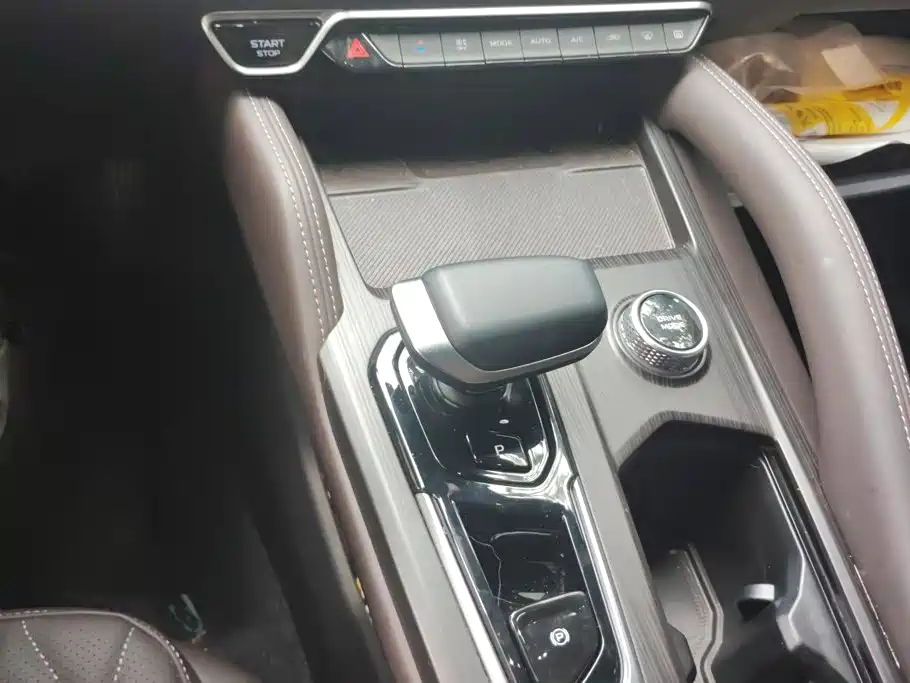 Geely Xingyue L — миниатюра 16