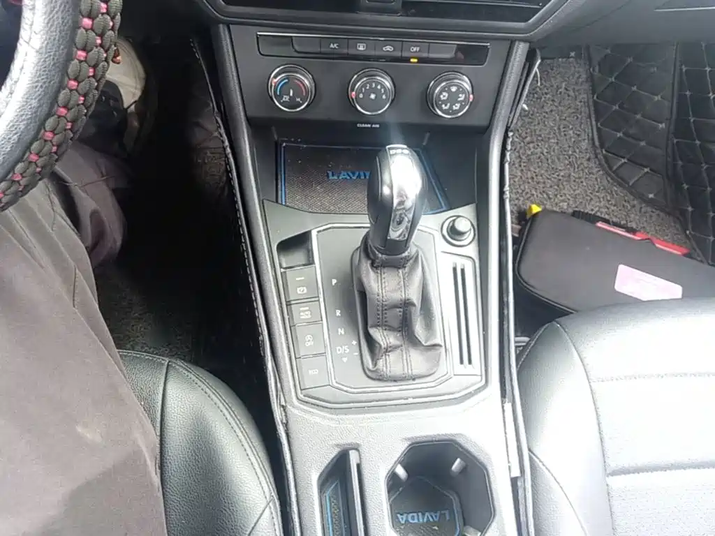Volkswagen Lavida — миниатюра 14