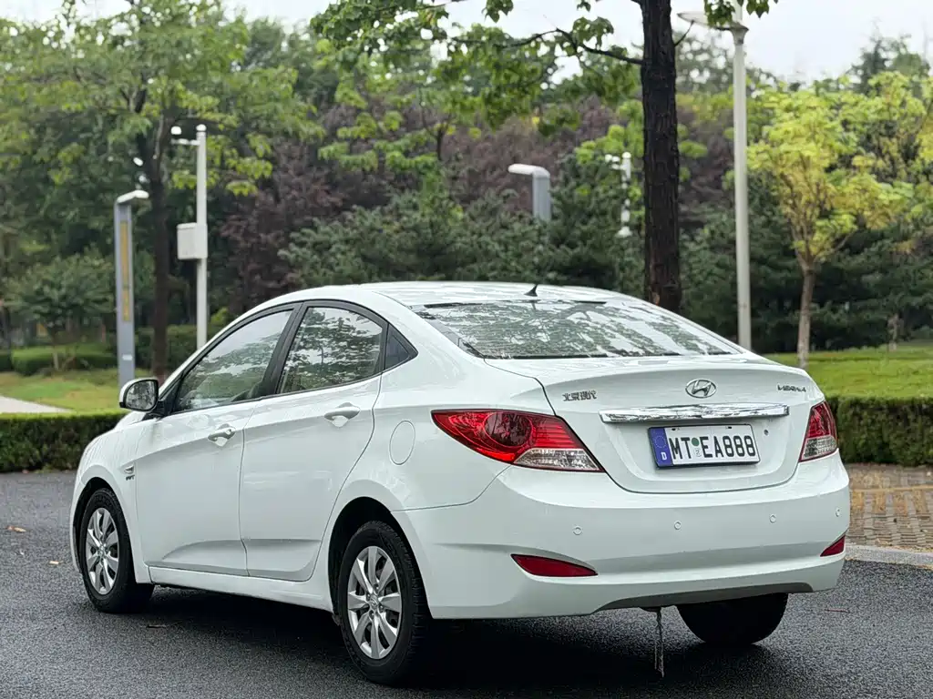 Hyundai Verna — миниатюра 4