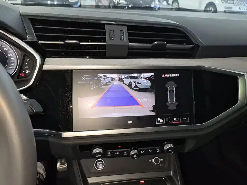Audi Q3 — миниатюра 13