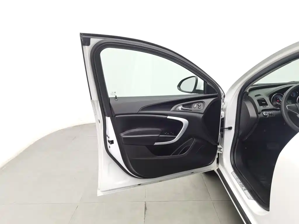 Buick Regal — миниатюра 8