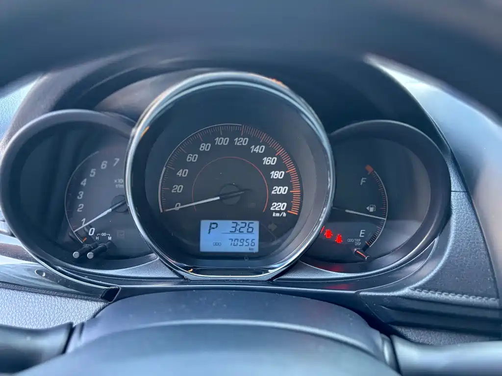 Toyota Yaris L — миниатюра 11