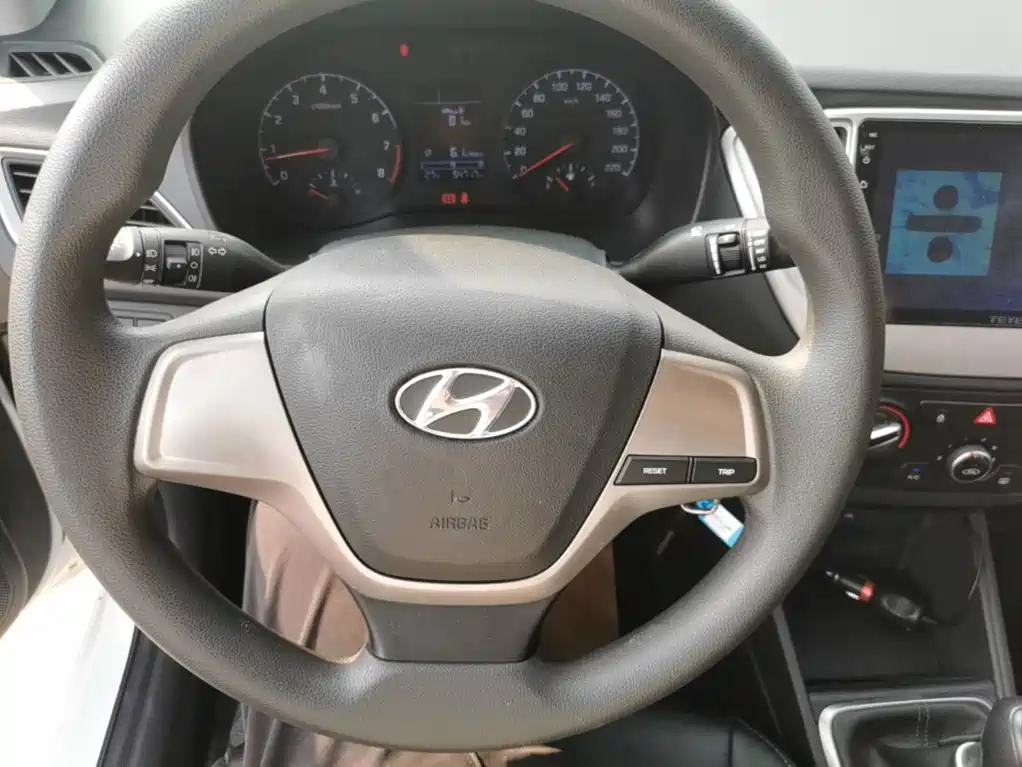 Hyundai Verna — миниатюра 11