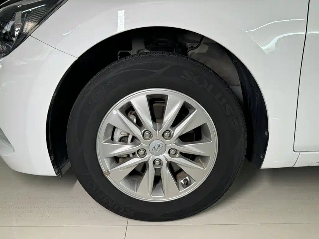 Hyundai Elantra — миниатюра 19