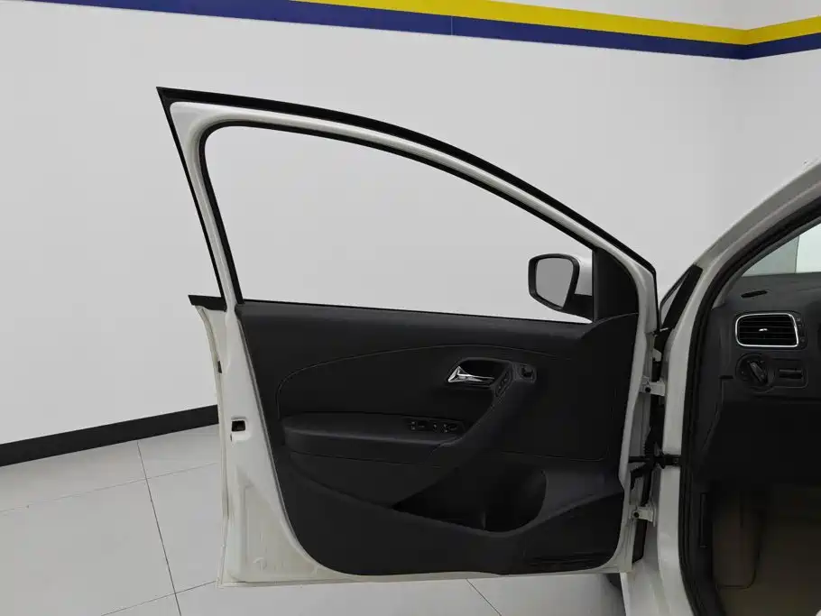 Volkswagen Polo — миниатюра 7