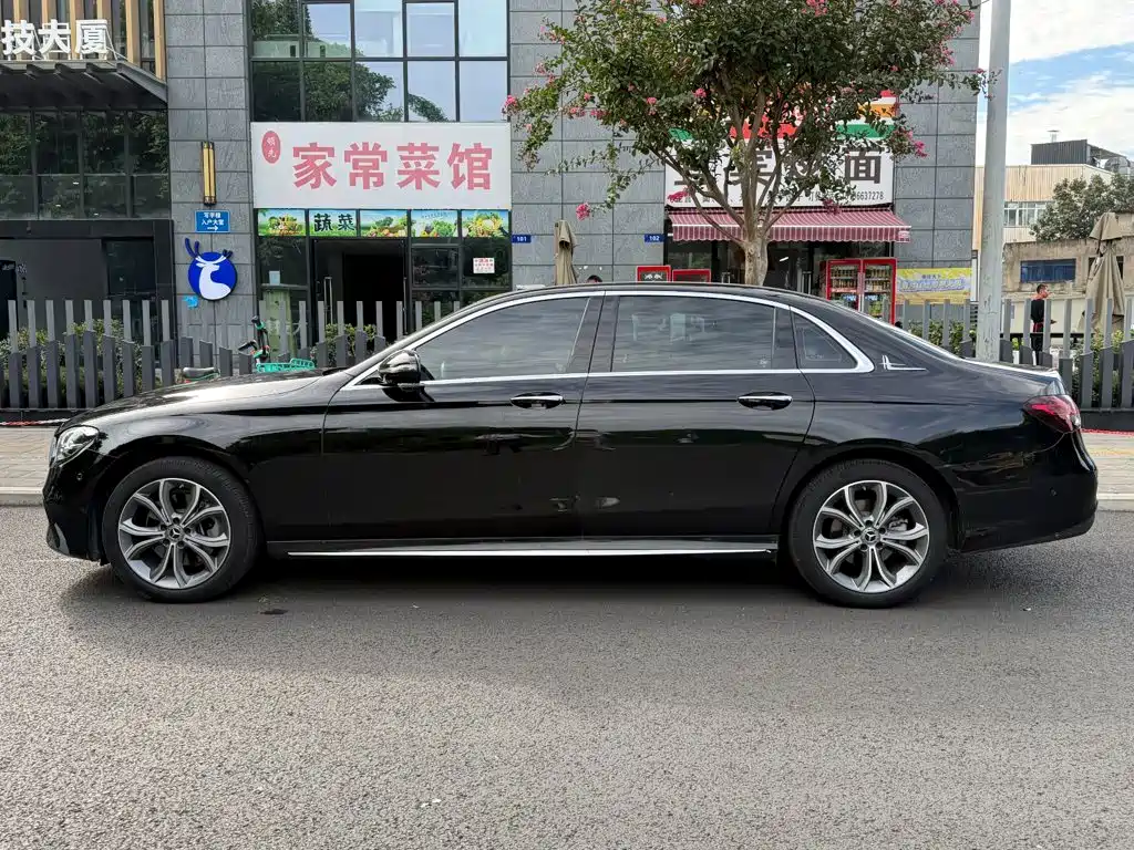Mercedes-Benz E-Class — миниатюра 3