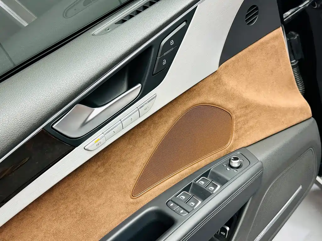 Audi A8 — миниатюра 8