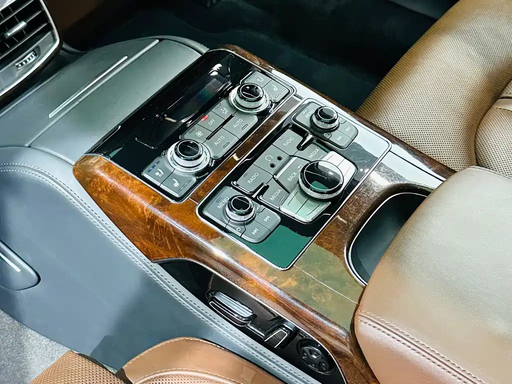 Audi A8 — миниатюра 23