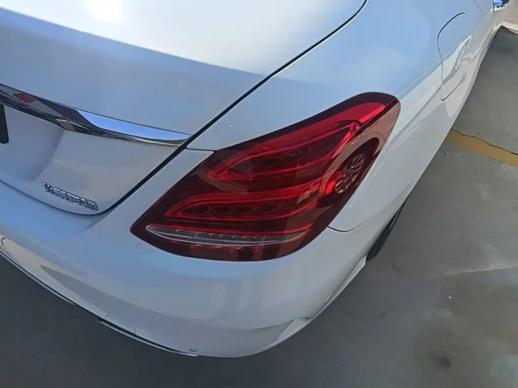 Mercedes-Benz C-Class — миниатюра 8