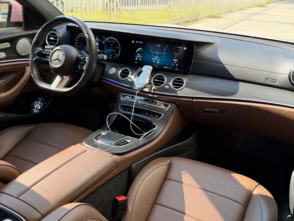 Mercedes-Benz E-Class — миниатюра 10