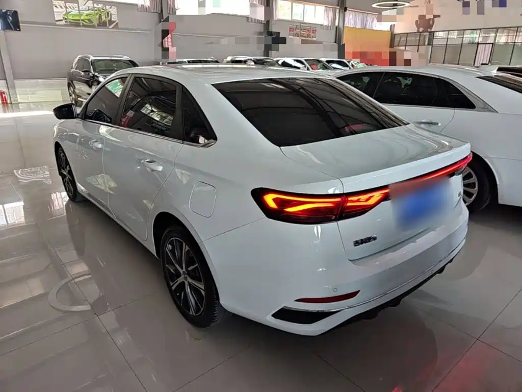 Geely Emgrand — миниатюра 5