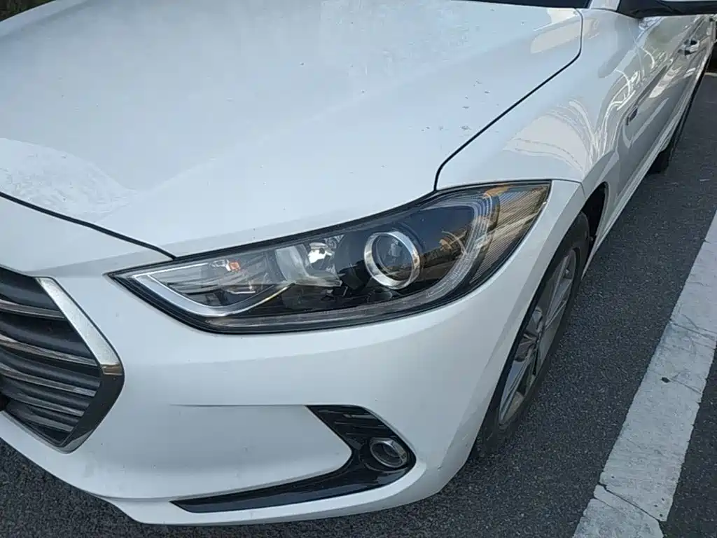 Hyundai Elantra — миниатюра 24
