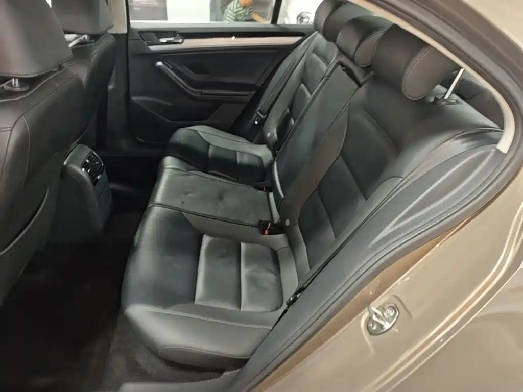Volkswagen Sagitar — миниатюра 17