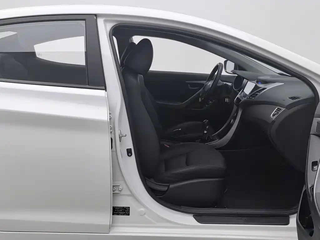 Hyundai Elantra Langdong — миниатюра 23