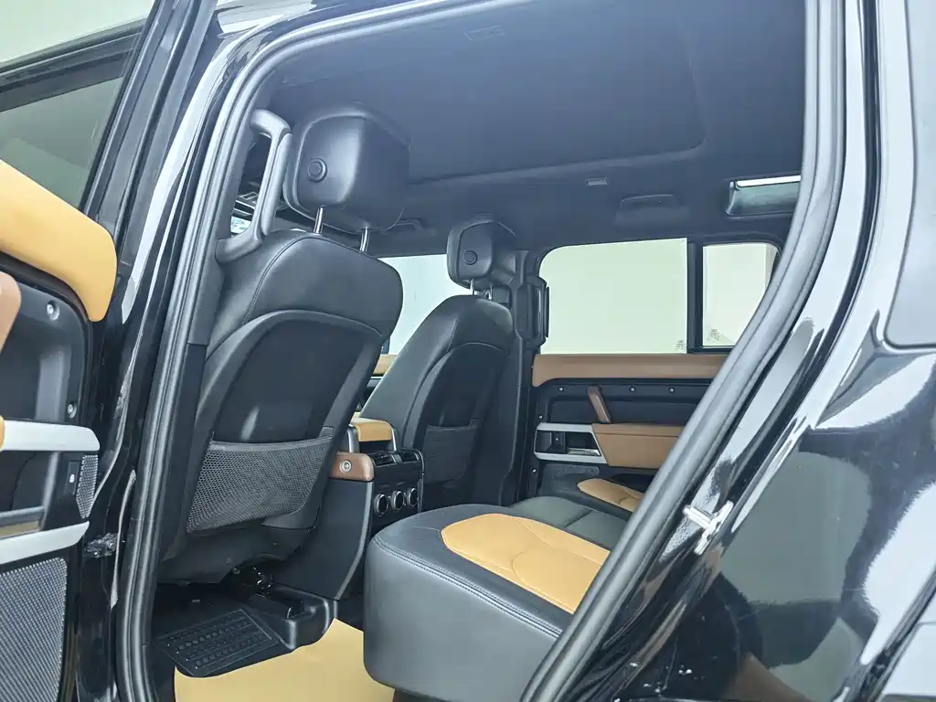 Land Rover Defender — миниатюра 6