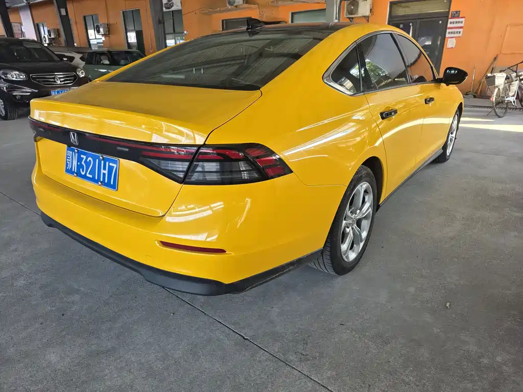 Honda Accord — миниатюра 16