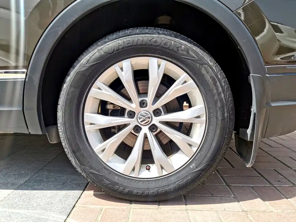 Volkswagen Tiguan L — миниатюра 18