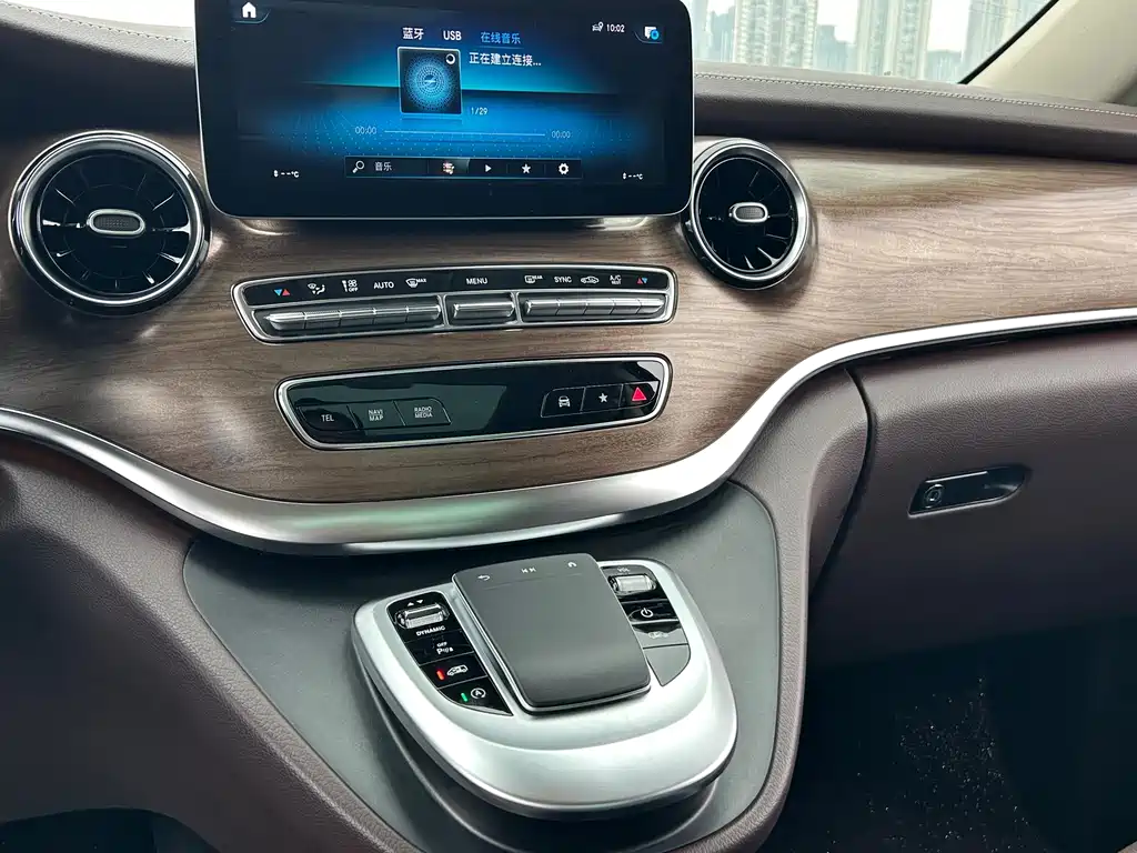 MERCEDES-BENZ V CLASS