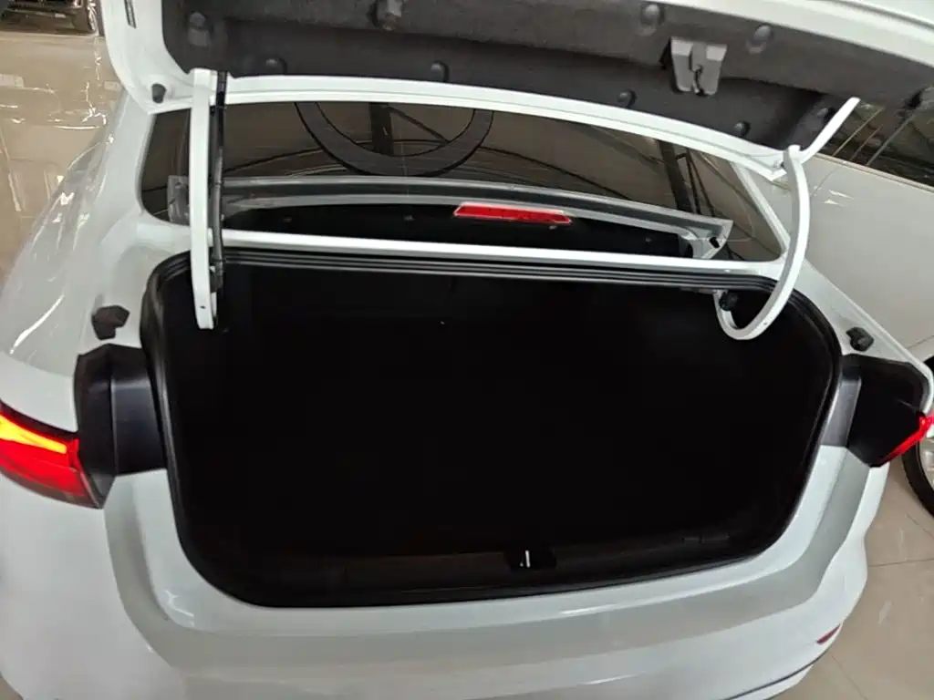 Geely Emgrand — миниатюра 19