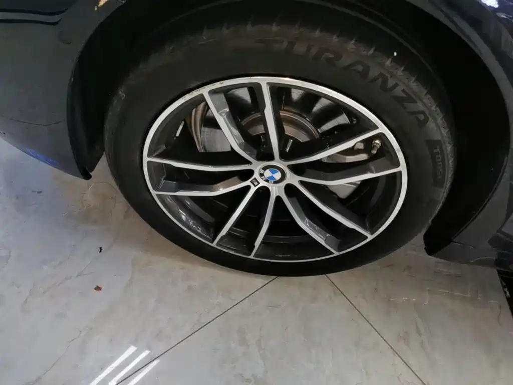BMW 5 Series — миниатюра 23