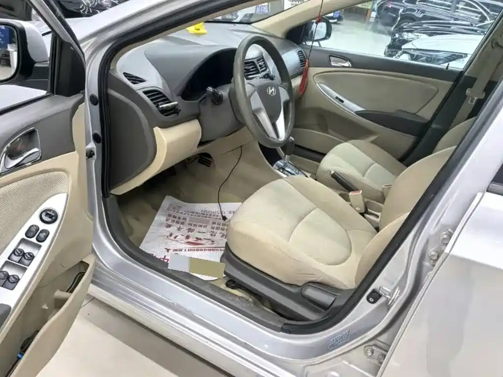 Hyundai Verna — миниатюра 2