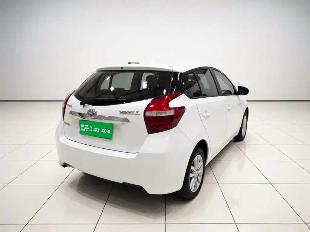 Toyota Yaris L — миниатюра 4