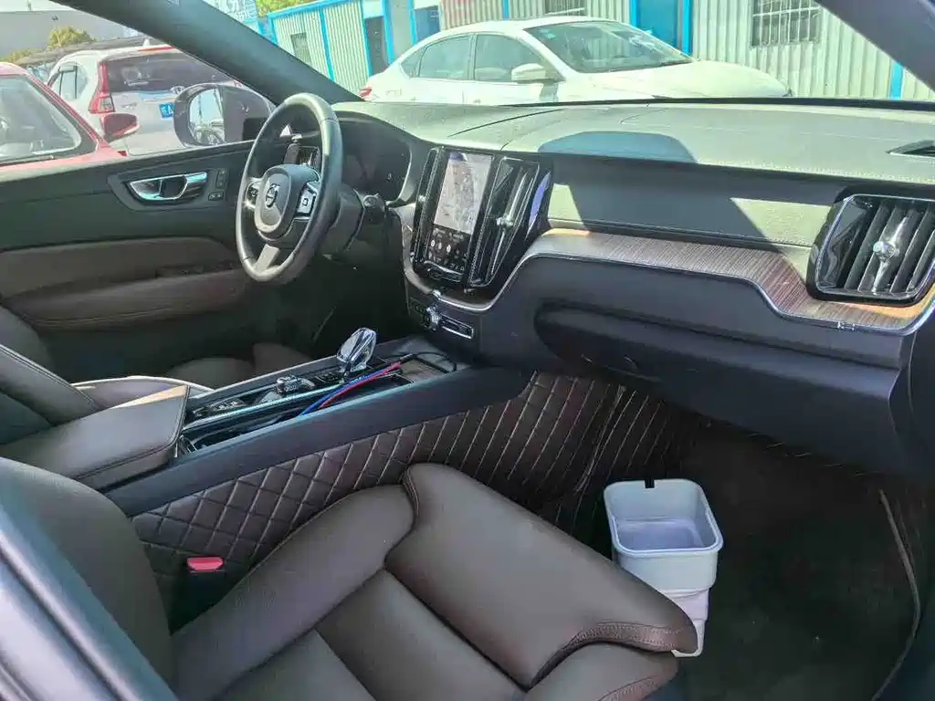 Volvo XC60 — миниатюра 3