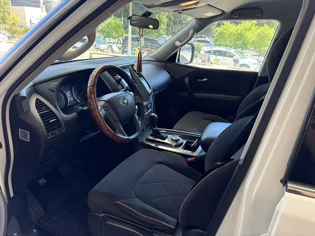 Nissan Patrol — миниатюра 7