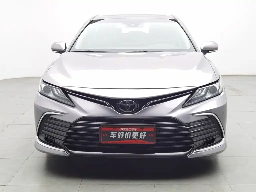Toyota Camry — миниатюра 3