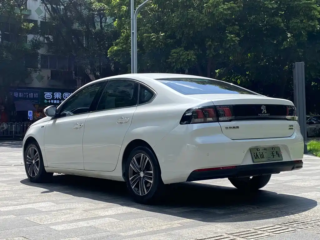 PEUGEOT  308