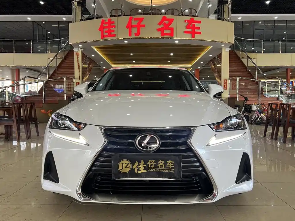 Lexus IS — миниатюра 2