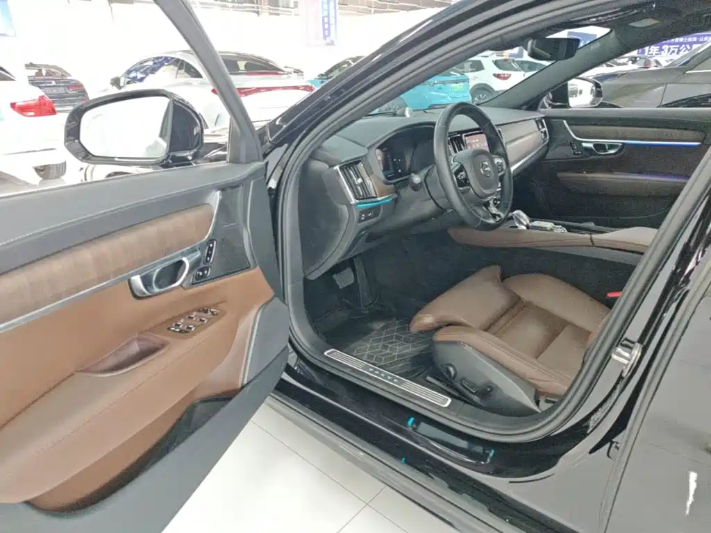 Volvo S90 — миниатюра 16