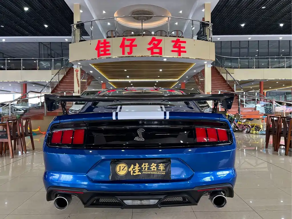 Ford Mustang — миниатюра 5