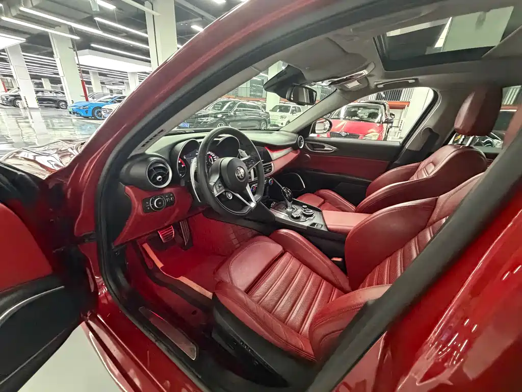 Alfa Romeo Giulia — миниатюра 9
